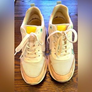 Aldo heel platform tennis shoes. Size 8.5